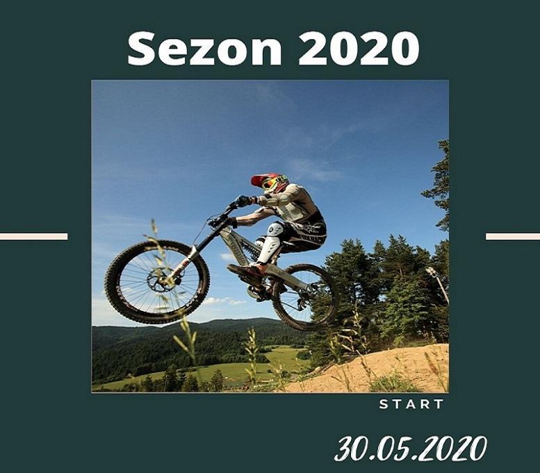 mężczyzna na motorze